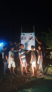 Baleho ucapan terima kasih yang dipasang warga sebelumnya